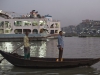 Dhaka, Saderghat, rzeka Buriganga o zmierzchu.