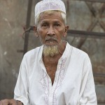 Chittagong. Saderghat i Stary Chittagong. Rykszarz po pracy.