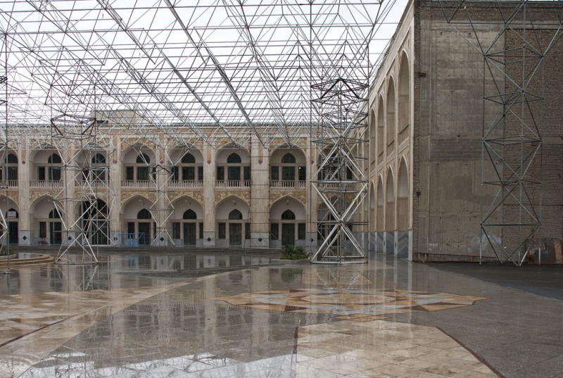 Mauzoleum Khomeiniego od środka.