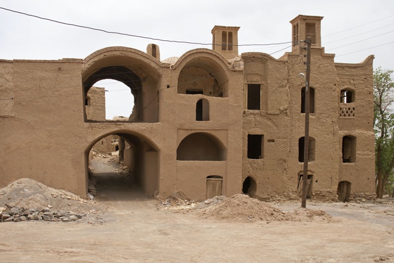 Kharanq, domy po częściowej renowacji.