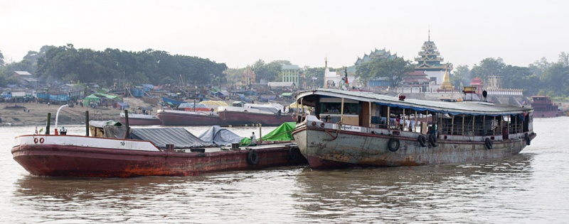 Rzeczne życie na Irrawaddy.