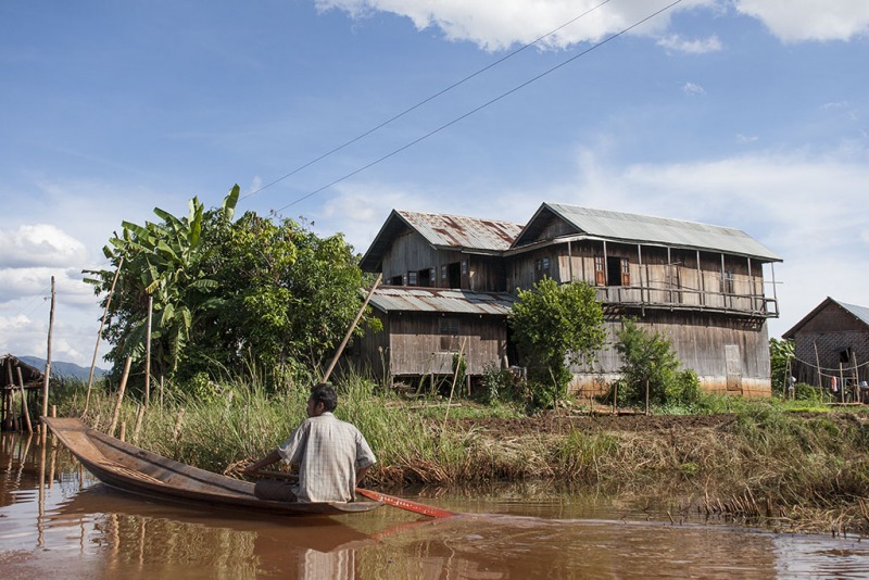Kanały wokół jeziora Inle.