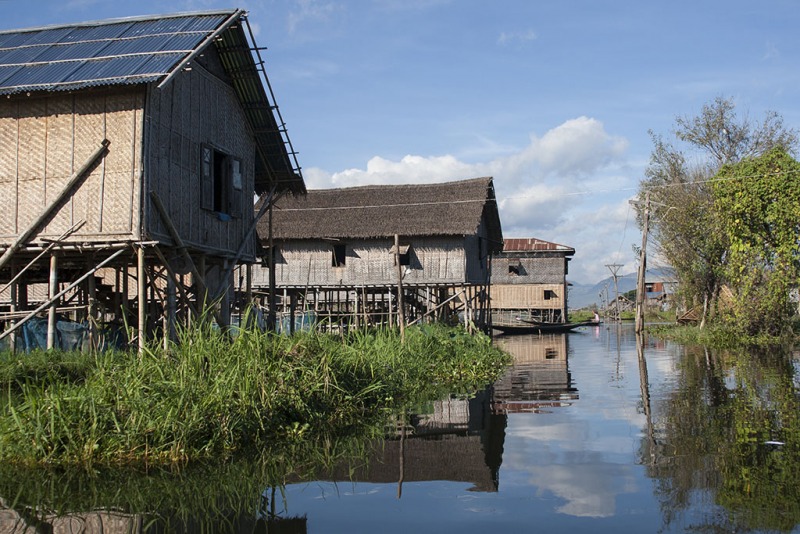 Kanały wokół jeziora Inle.