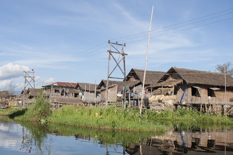 Kanały wokół jeziora Inle.