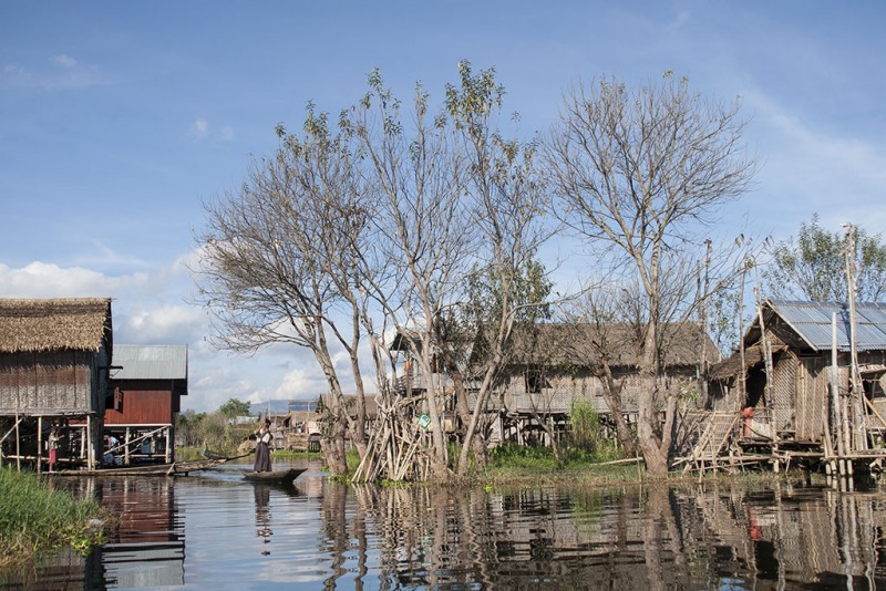 Kanały wokół jeziora Inle.