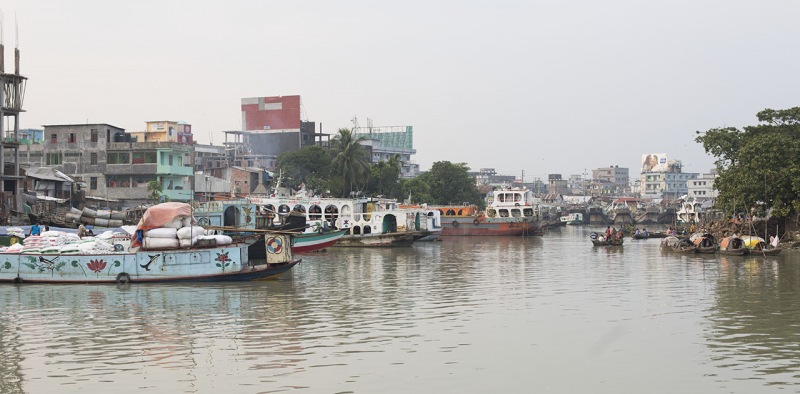 Widoki z nabrzeża w Barisal. River life.